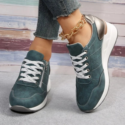 Bella Sneakers