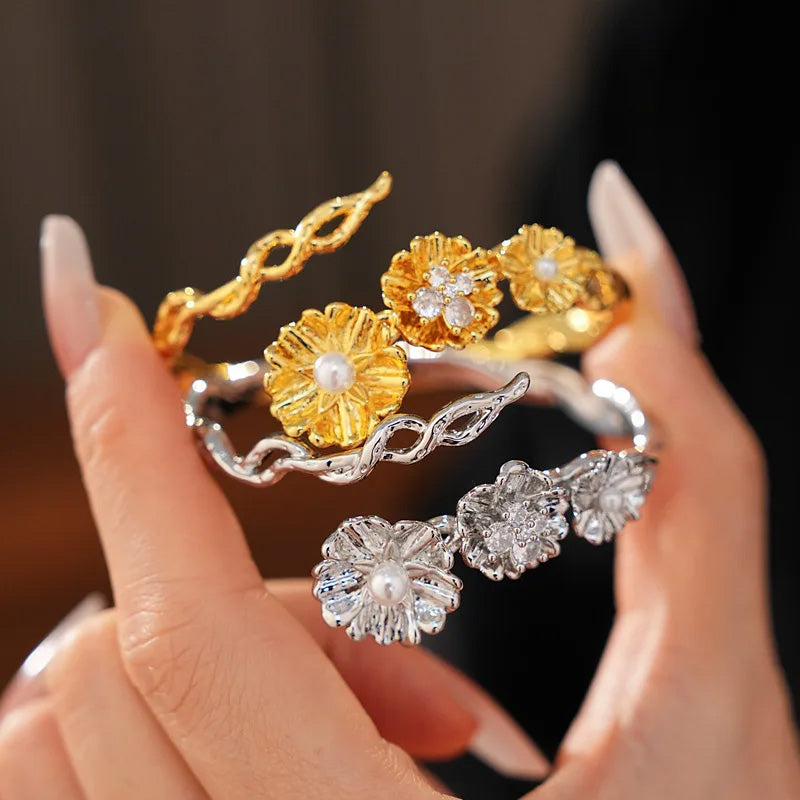 Isabella Whitmore Floral Pearl Bracelet