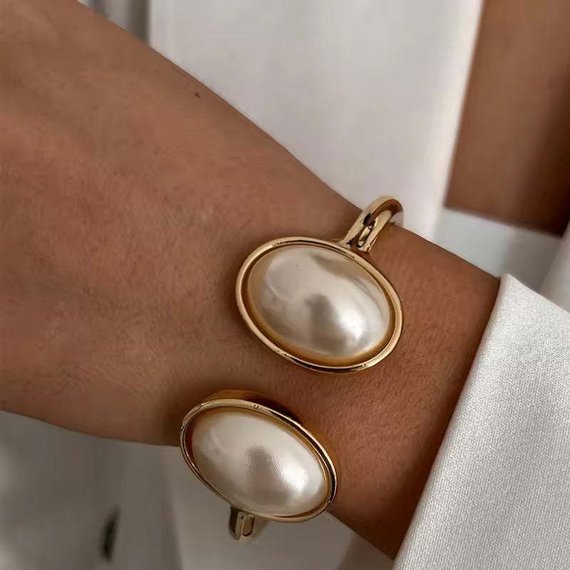 Evelyn Bangles