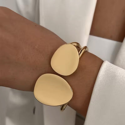 Evelyn Bangles