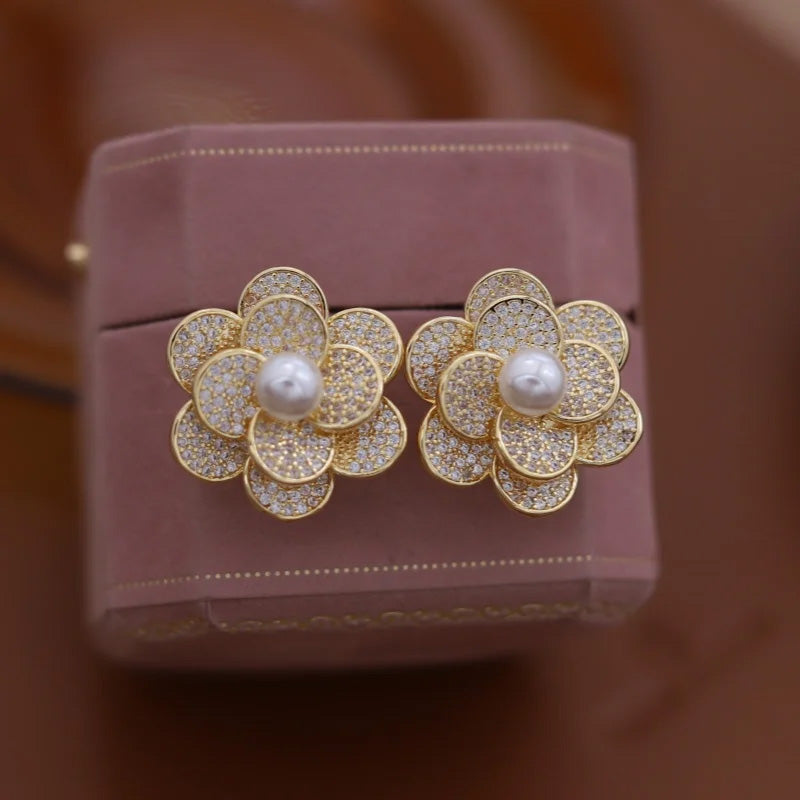 Isla Pearl Bloom Stud Earrings