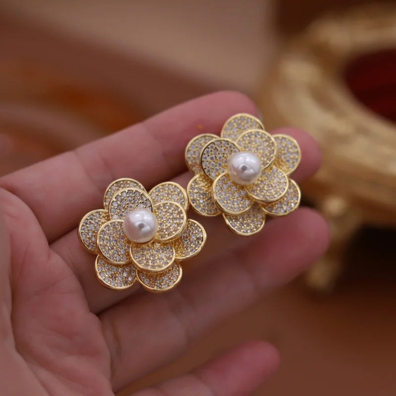 Isla Pearl Bloom Stud Earrings