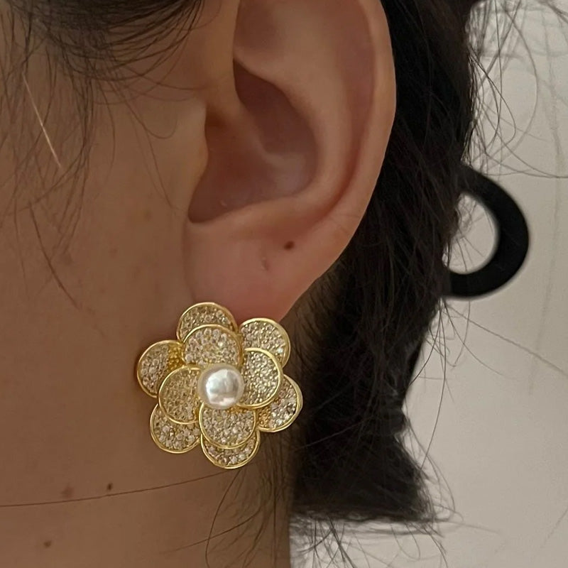 Isla Pearl Bloom Stud Earrings