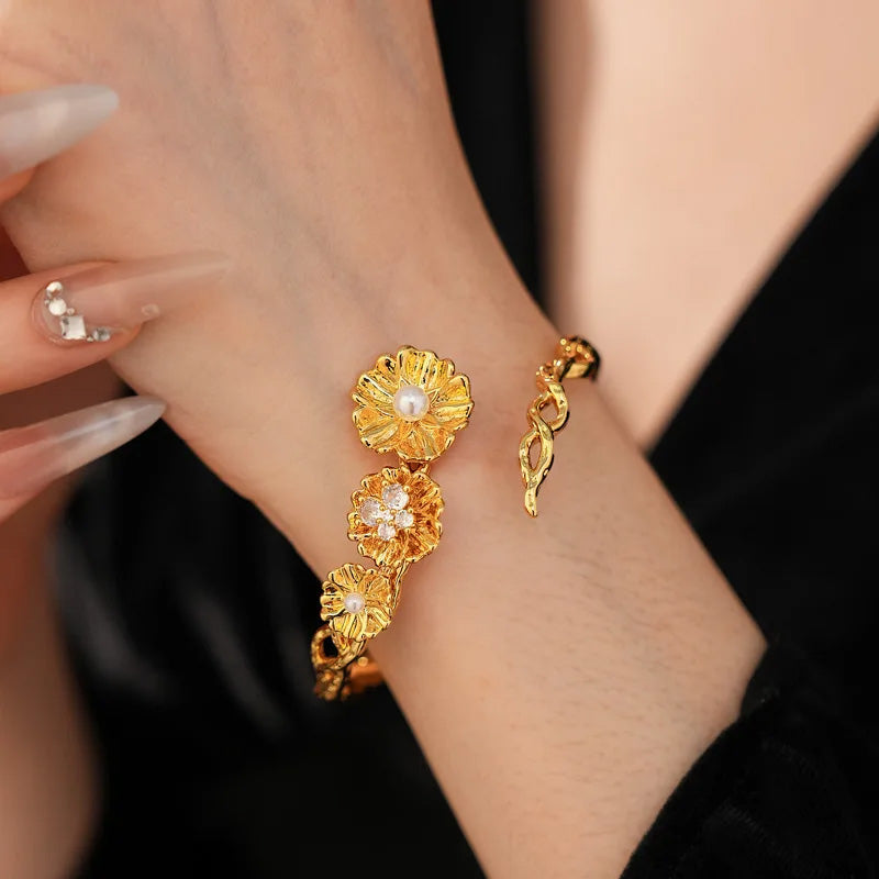 Isabella Whitmore Floral Pearl Bracelet