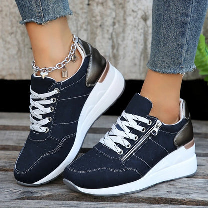 Bella Sneakers