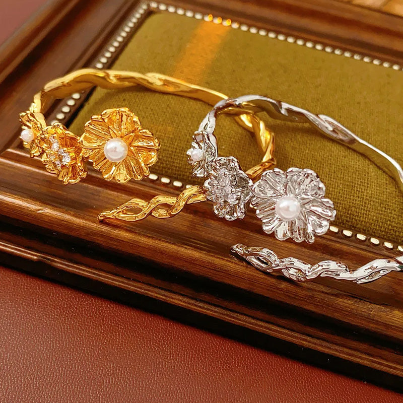 Isabella Whitmore Floral Pearl Bracelet